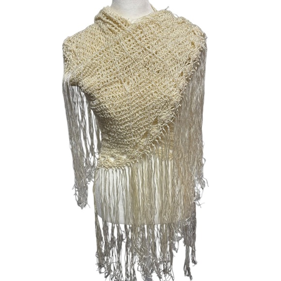 Accessories - Vintage Cream Knit Boho Fringe Piano Shawl. Mint Condition.